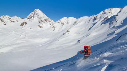 La discesa più audace nella storia dello sci: l'impresa di Morrison sull'Everest dopo quella di Bargiel