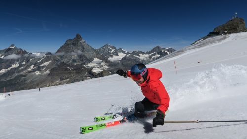 Cervinia, il 25 giugno parte la stagione dello sci estivo