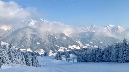 Da Livigno ad Aprica. Ecco quali sono le regole per sciare in sicurezza in Lombardia