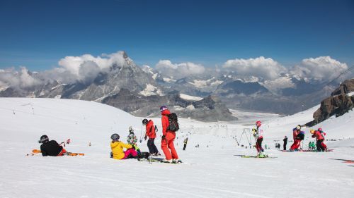 La Svizzera apre i confini con l’Italia. Il 20 giugno inizia la stagione dello sci estivo a Cervinia