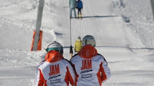 Les Deux Alpes, dal 15 giugno al via i corsi sci con la Jam Session
