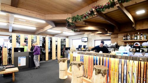 Noleggio Sci a Livigno: David’s Rental Ski & Bike servizio professionale sci, snowboard e accessori
