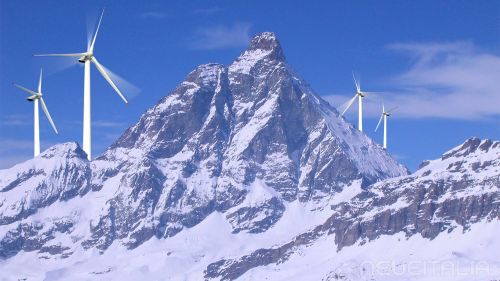 Centinaia di pale eoliche sulle montagne svizzere per battere la crisi energetica?