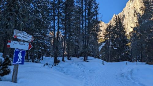 Alla scoperta delle passeggiate invernali in Val di Fassa per una vacanza slow