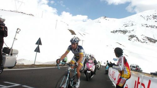 27 maggio, il Giro d'Italia attraversa il Passo dello Stelvio