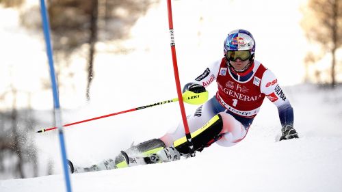 Ben otto azzurre in lotta nel primo slalom parallelo della stagione: la startlist della sfida domenicale