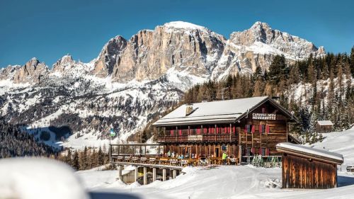 Alta Badia, il rifugio Negerhütte cambia nome. Si chiamerà solo con il nome italiano “Capanna Nera”