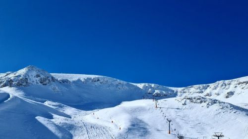 Nevica sugli Appennini, i comprensori danno il via alla stagione sciistica