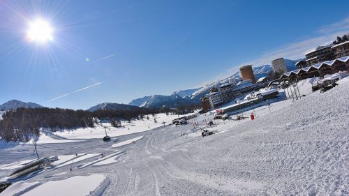 Sestriere anticipa l'apertura della stagione invernale. Si scia dal 30 novembre