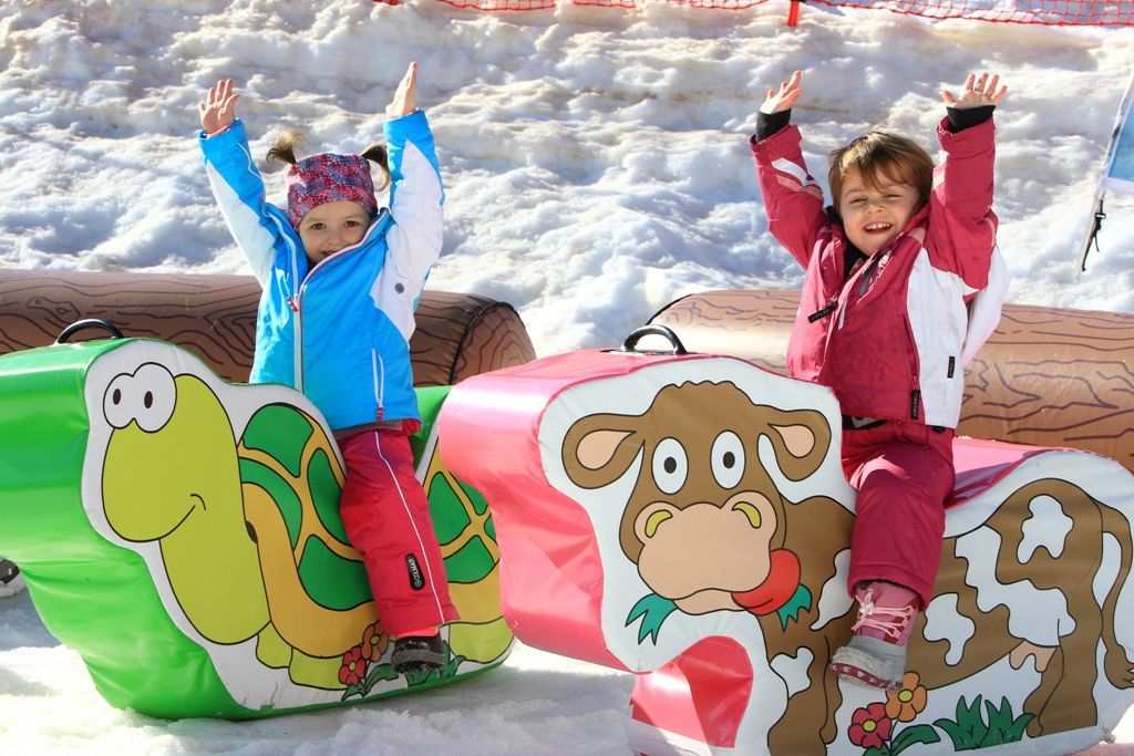 andalo paganella ski bambini sulla neve 