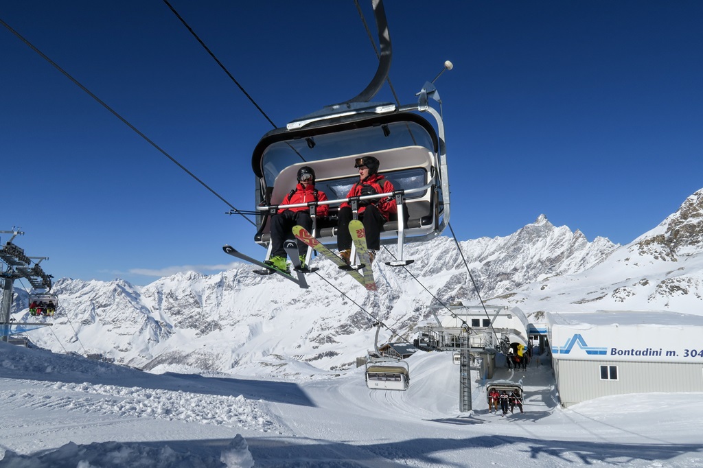 Cervinia, dal 14 novembre si scia sul versante italiano