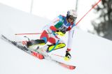 Ramon Zenhaeusern comanda la prima manche dello slalom di Kitzbühel. Indietro Hirscher