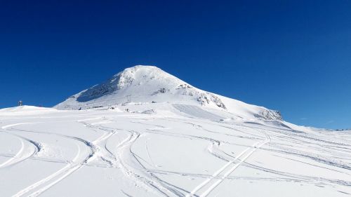 La tragedia della Marmolada non preoccupa gli operatori del ghiacciaio dello Stelvio?