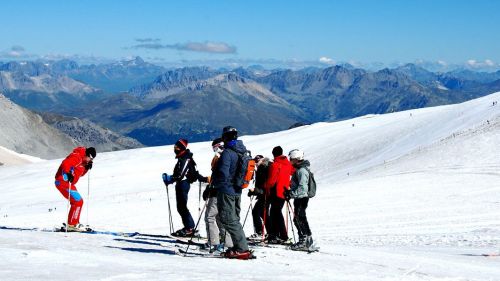 Sciare allo Stelvio e godersi l'aria fresca dei ghiacciai: la miglior cura anti-caldo dell'estate