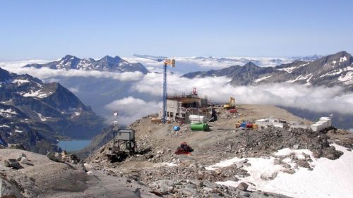 Costruzione stazione di monte nuovo funiforin Salati Indren