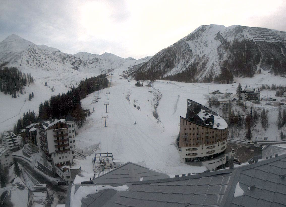 Dopo le nevicate dei giorni scorsi l'amministrazione di Brembo Ski ha deciso la preapertura di alcuni impianti per il 1 Novembre