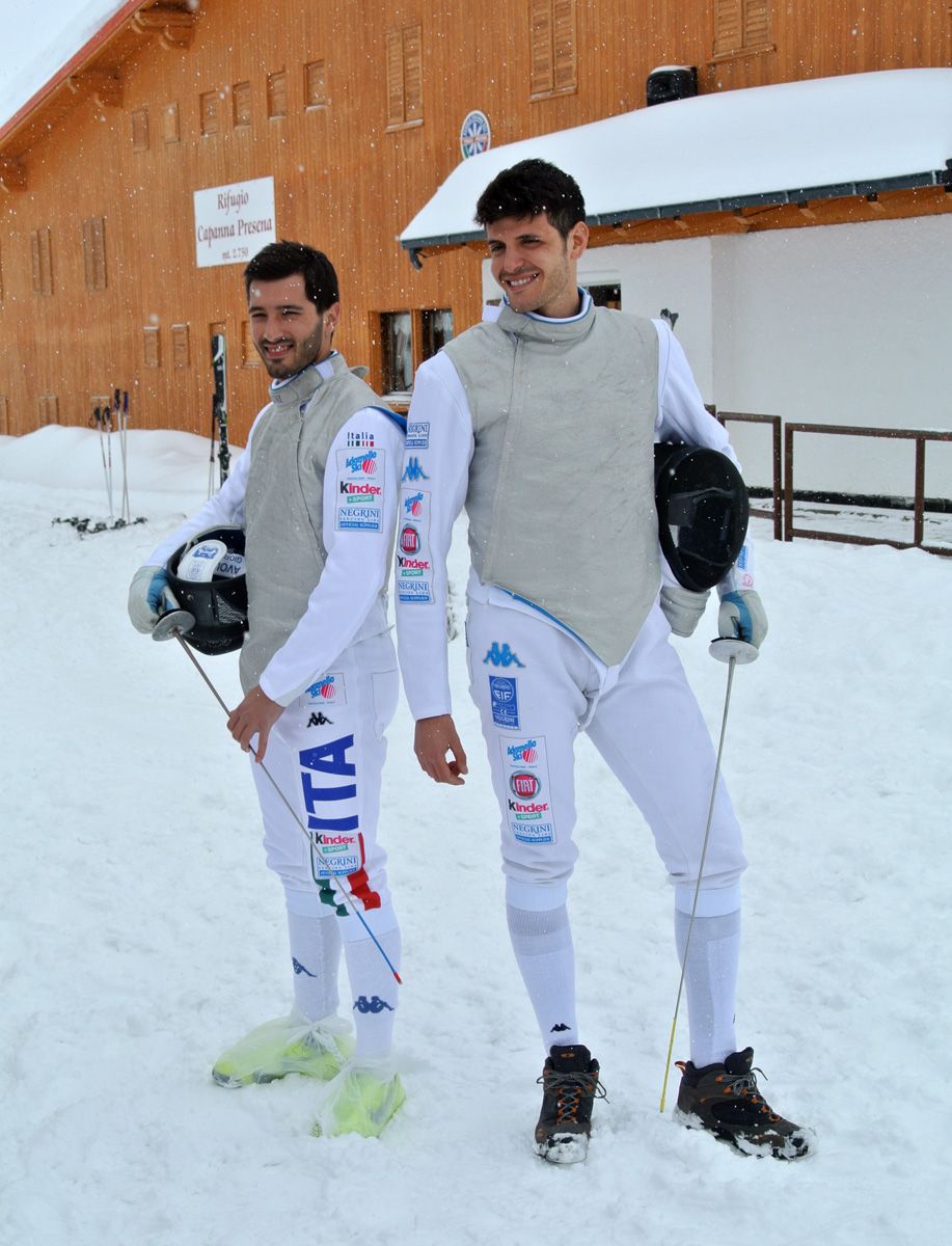 Andrea Cassarà e Giorgio Avola di fronte a Capanna Presena