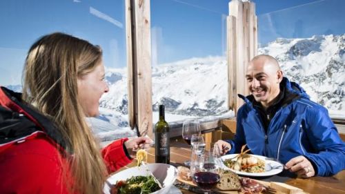 Corvatsch, sulle piste dell'Engadina i piaceri sono anche a tavola