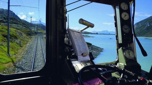 Sulla ferrovia retica seduti al posto d'onore