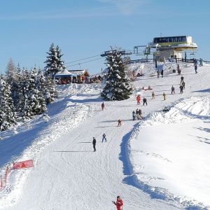 http://www.neveitalia.it/foto/albums/userpics/10988/300_impianti-folgaria.jpg