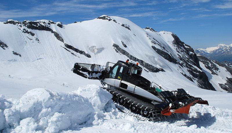 Lo snowpark è stato appena completato e, per il week-end Steak&Ride, sarà tirato a lucido per 2 giorni di snowboard in maniche corte,lontani dal caldo delle città e dalle spiagge piene di gente