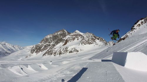 Val Senales: la stagione invernale apre all'insegna del freestyle