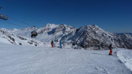 Il ghiacciaio della Val Senales si riduce, addio allo sci estivo