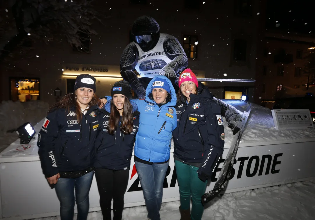 A Cortina continua a nevicare: discesa cancellata anche oggi!