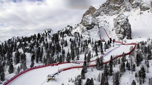 Courmayeur, il Freeride World Tour anticipa il maltempo.
