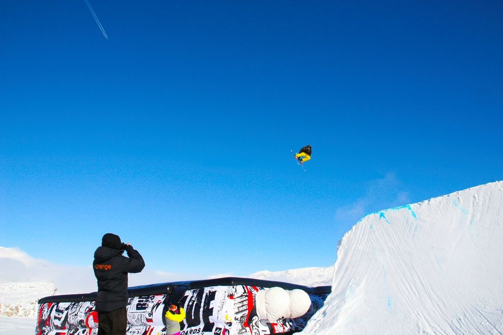 LOCATION:TIGNES
RIDER: KEVIN ROLLAND