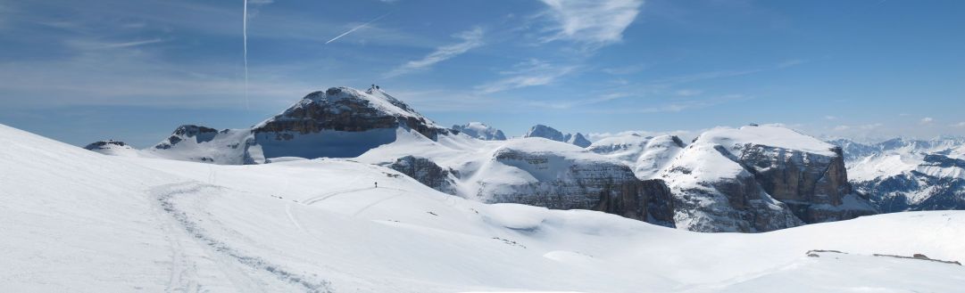 Panoramica  dentro il Sella 
salita al rif. Pisciadù
Foto e montaggio di MarcoCorti