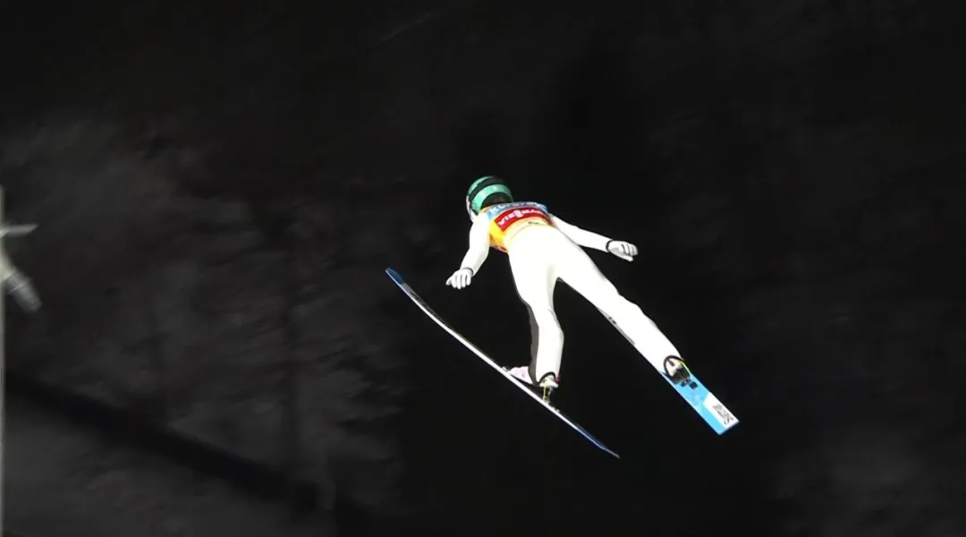Nika Prevc non si ferma più: quinta vittoria in Coppa del Mondo a 18 anni, rivivi il salto decisivo