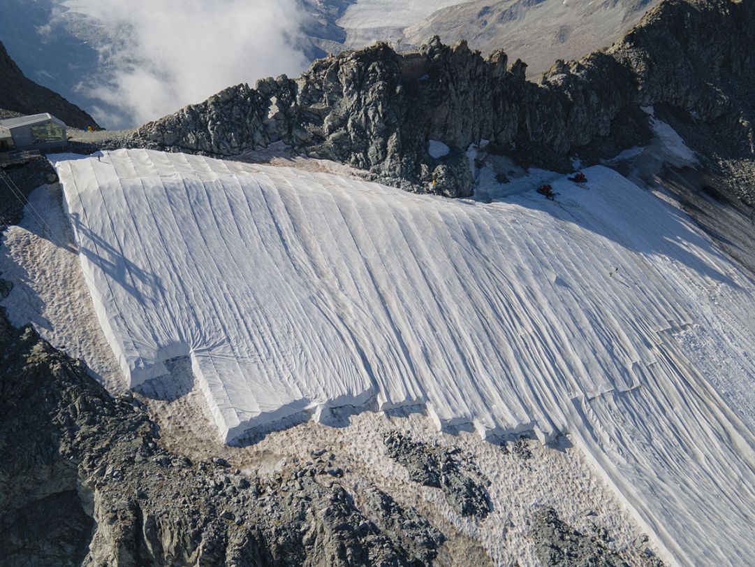 Panoramica Aerea Ghiaccio Presena e coperture protettive