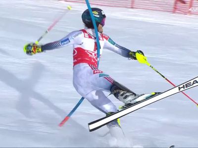 Video Atle Lie McGrath è fuori nella prima manche dello slalom di Kitzbuehel, il video del suo errore