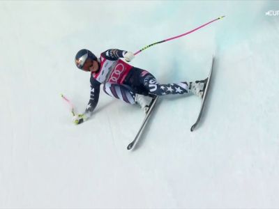 Video Che spavento per Lindsey Vonn! Dopo una brutta caduta, la stella statunitense finisce nelle reti ma arriva comunque al traguard
