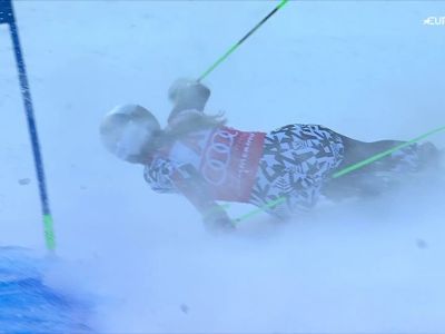 Video Alice Robinson, zero pesante! Cade mentre era in luce verde nella prima manche del gigante