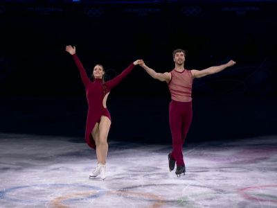 Video Laurence Fournier Beaudry/Guillaume Cizeron celestiali! Rivivi lesibizione dei campioni olimpici al Gala di Milano-Cortina 202