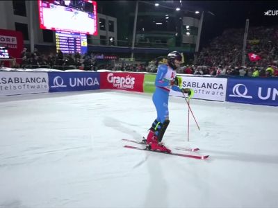 Video Vinatzer guadagna posizioni in slalom ed è settimo, il video della sua seconda manche