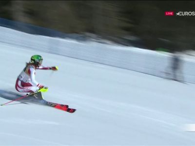 Video Liensberger davanti dopo la prima manche dello Slalom di Cortina 2021, gara durissima