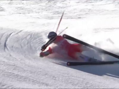 Video La caduta di Marco Odermatt nello slalom gigante di Copper Mountain, quando era ampiamente in testa nella prima manche, il vide