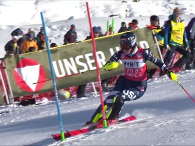 Video Mikaela Shiffrin padrona dello slalom di Gurlg, il video della prima manche in scioltezza