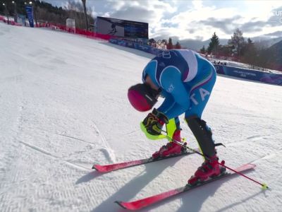 Video Alex Vinatzer si dispera: slalom da dimenticare, medaglia sfumata. Il video da Bormio