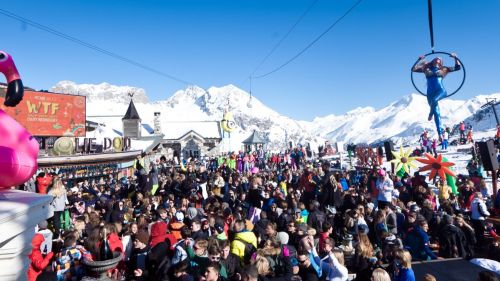 Un Aprés-Ski a La Folie Douce Val Thorens