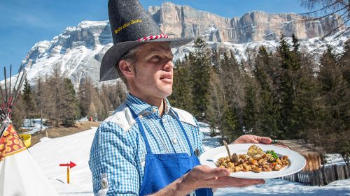 Roda dles Saus in Alta Badia, i sapori locali nei rifugi dello Skitour La Crusc, ai piedi del Santa Croce