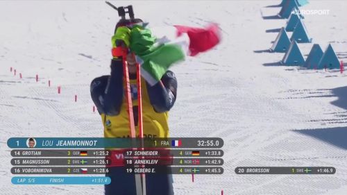 Biathlon - Missione compiuta per Lisa Vittozzi!: rivivi il suo arrivo trionfante con la bandiera dellItalia