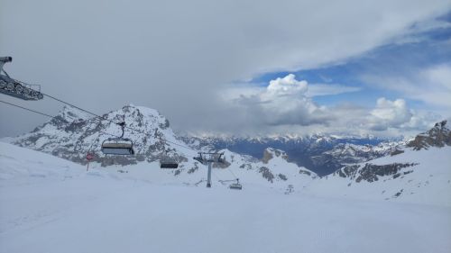 In Valle d'Aosta si scia fino al 5 Maggio. Il fatturato della stagione 2023/24 in Valle supera i 112 Milioni!