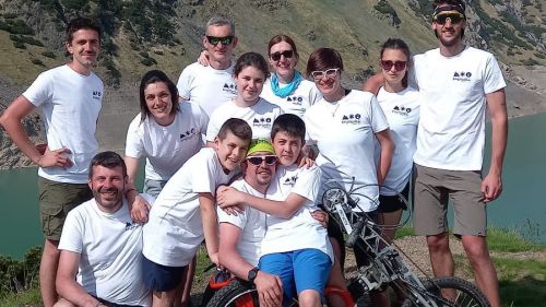 Al rifugio Antonio Curò una sedia a rotelle grazie al progetto "La montagna per tutti Enjoy"