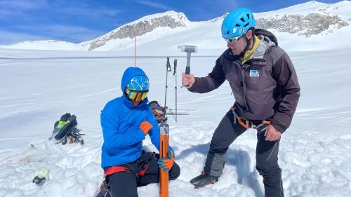 Parecchi metri di neve sui ghiacciai alpini, Arpa Lombardia presenta risultati migliori da decenni