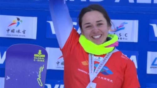 Tripudio azzurro a Yanqing: Lucia Dalmasso canta a squarciagola l'inno di Mameli dopo il trionfo nello snowboard