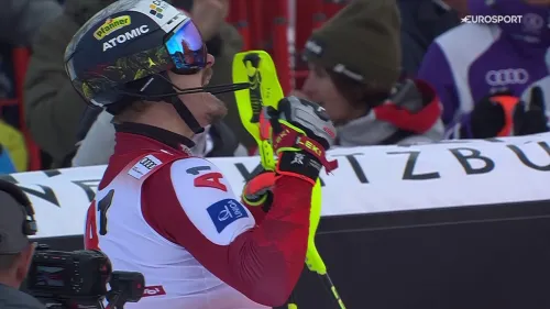Manuel Feller trionfa in slalom davanti al suo pubblico, il video della sua seconda manche